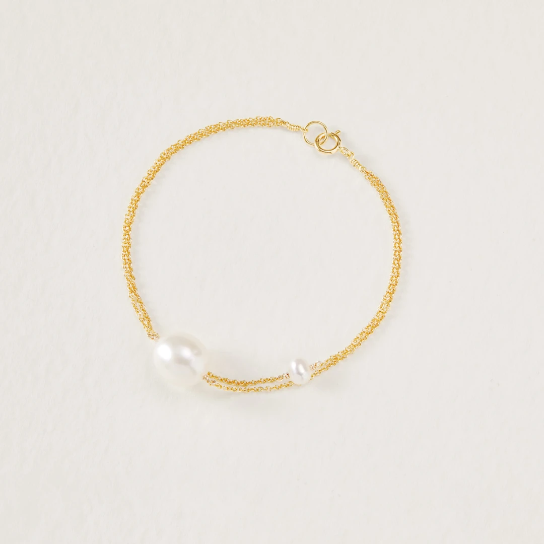 Gold Layered Large And Small Pearl Bracelet - Image 3