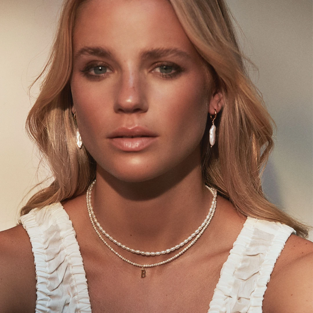 Silver Baroque Pearl Shard Hoop Earrings - Image 4