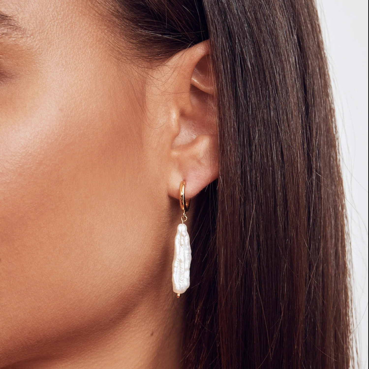 Silver Baroque Pearl Shard Hoop Earrings - Image 6