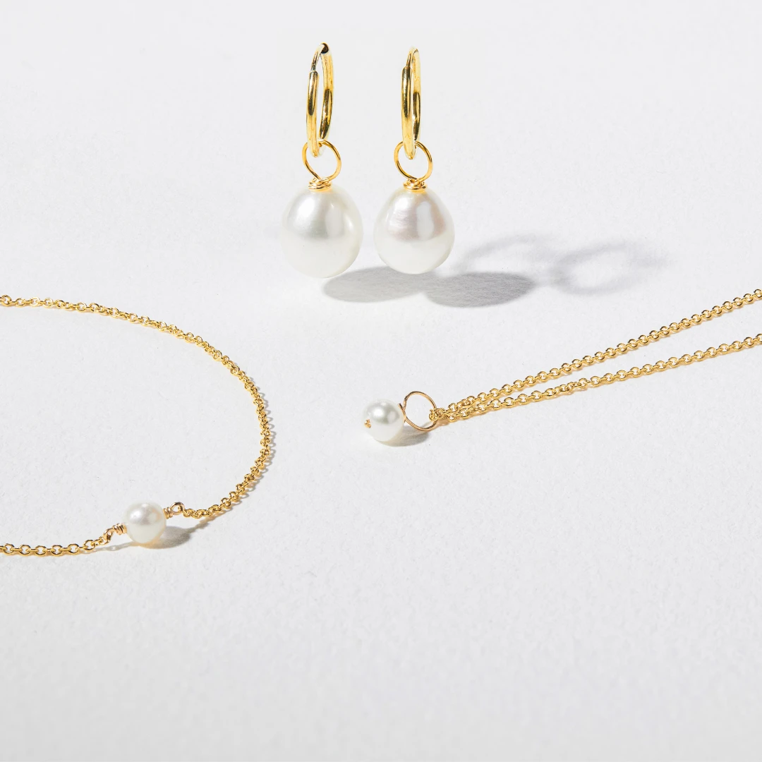 Gold Single Pearl Necklace - Image 5