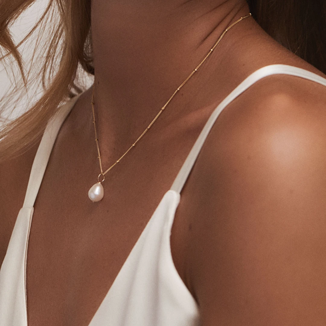 Rose Gold Large Pearl Satellite Necklace - Image 4