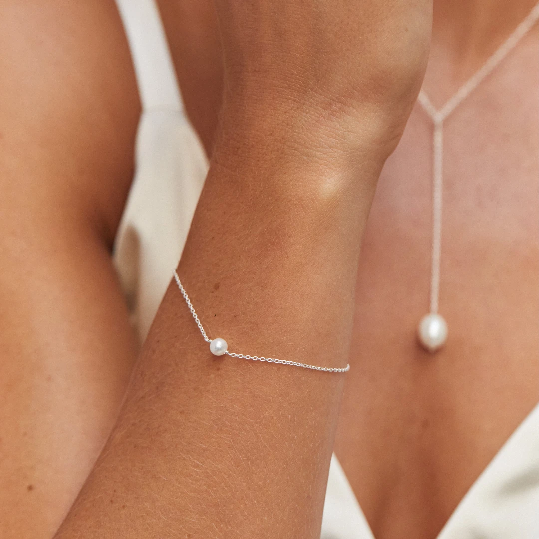 Silver Single Pearl Bracelet - Image 4