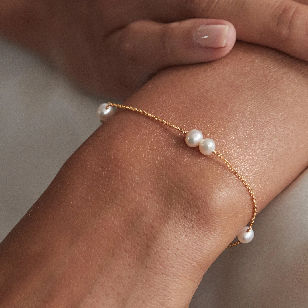 Gold Six Pearl Bracelet - Image 3
