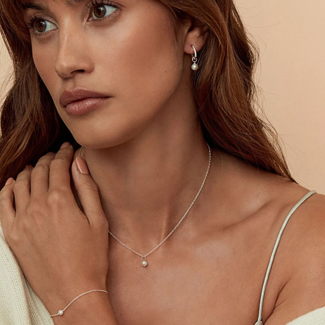 White Gold Single Pearl Necklace - Image 4