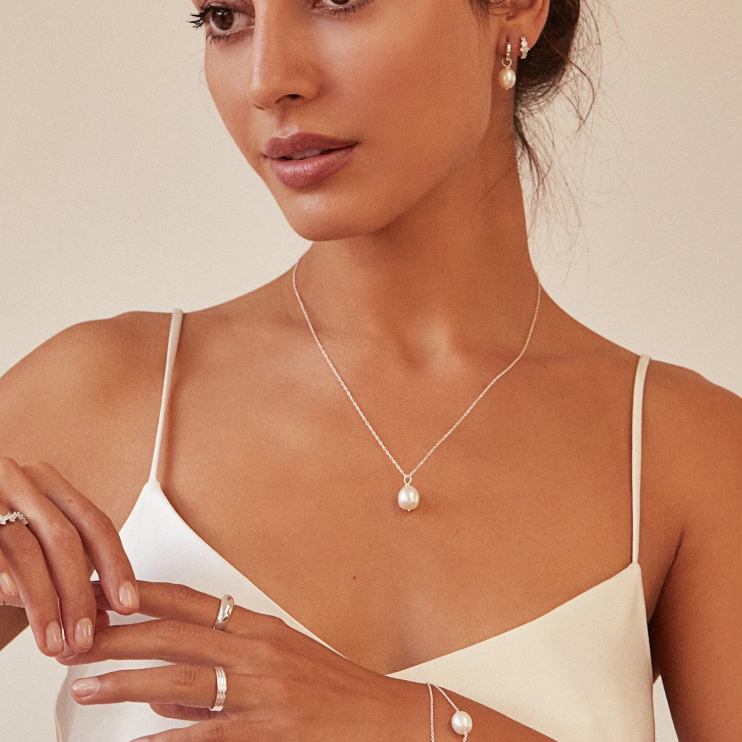 White Gold Large Single Pearl Necklace - Image 2