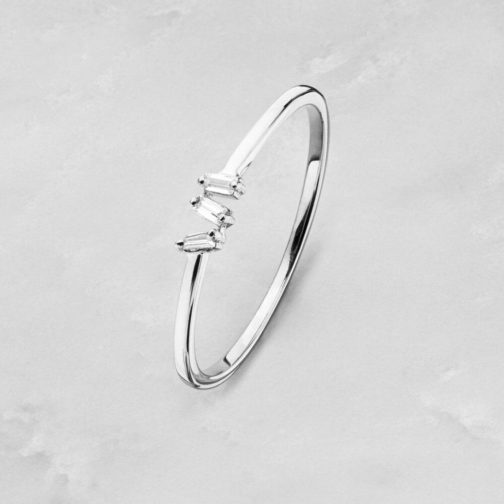Silver Diamond Style Three Baguette Ring - Image 4